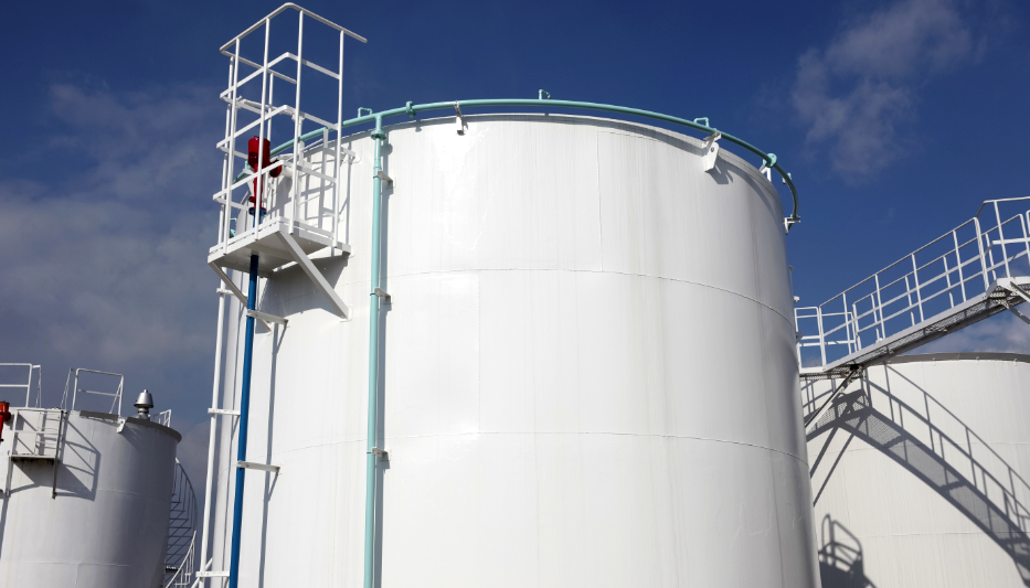 Low Stock Levels, High Basis Risks